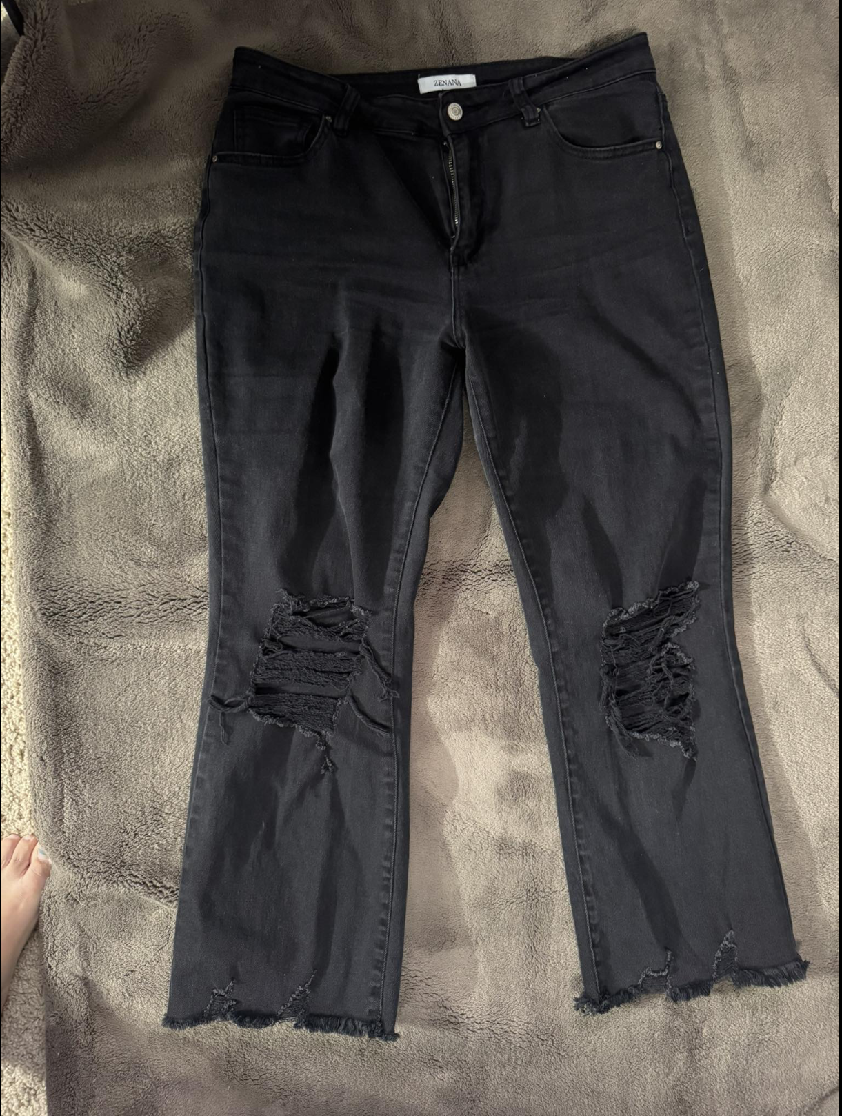 Zenana Distressed Jeans